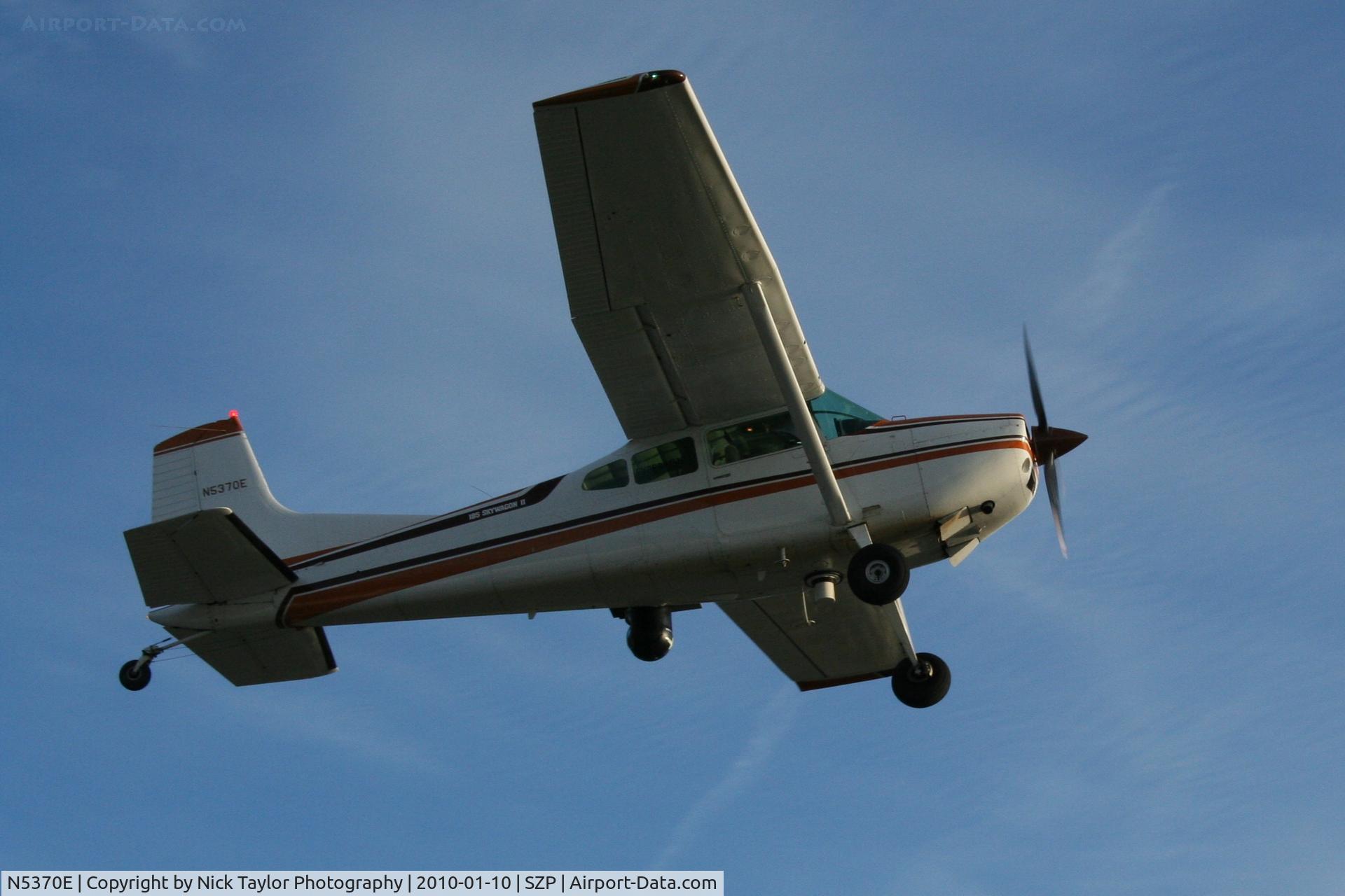 N5370E, 1980 Cessna A185F Skywagon 185 C/N 18503958, Taking off RWY 22