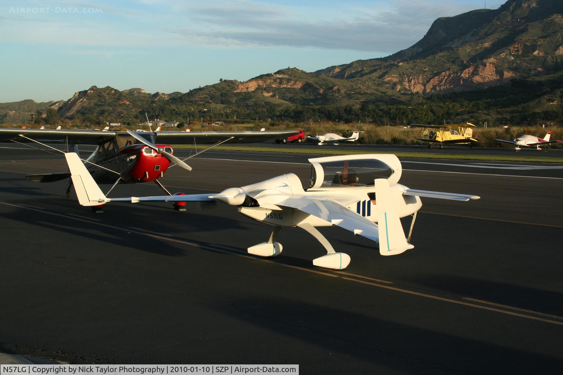 N57LG, 1983 Rutan VariEze C/N 57Z, Taxing past N72922