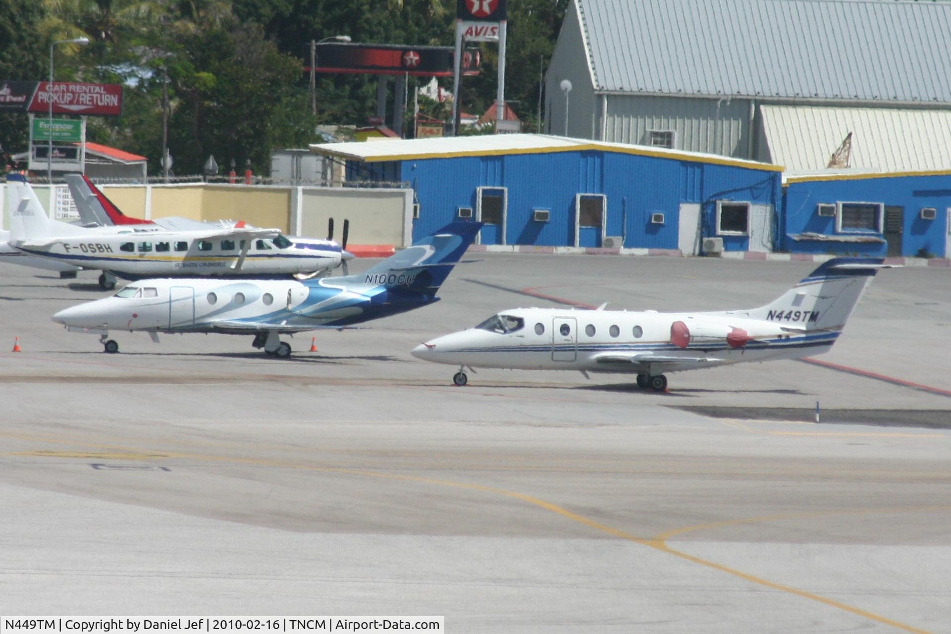 N449TM, 2008 Hawker Beechcraft 400A Beechjet C/N RK-573, N449TM park at the charlie ramp at TNCM