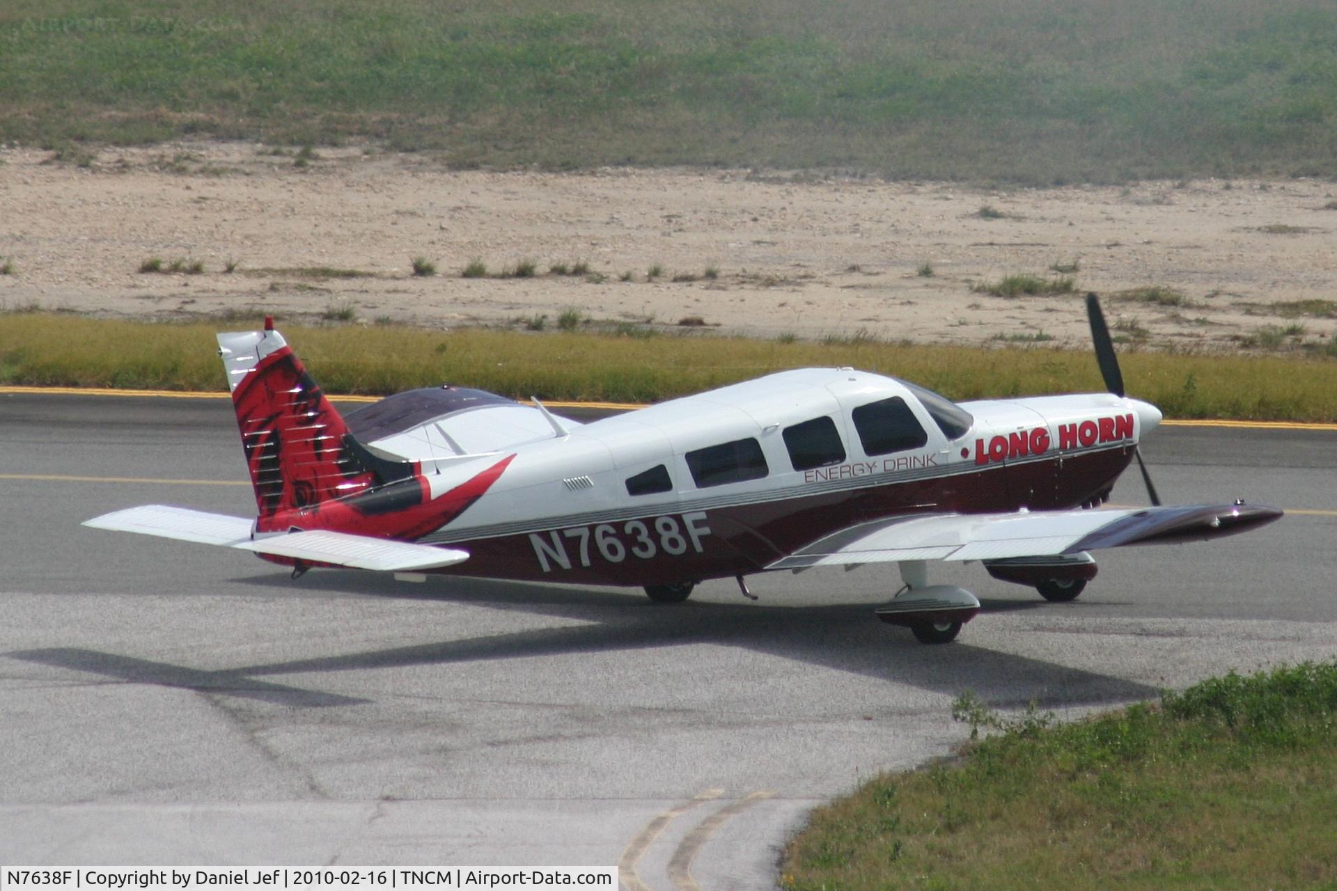 N7638F, 1976 Piper PA-32-300 Cherokee Six Cherokee Six C/N 32-7740014, N7638F taxing to the holding point A