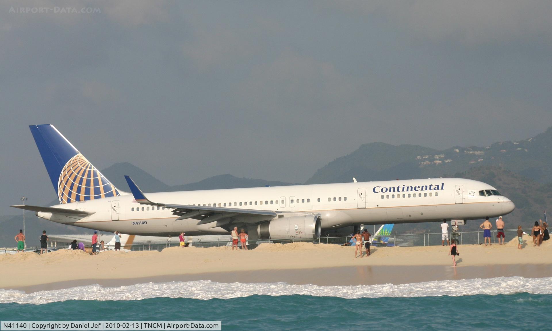 N41140, 2000 Boeing 757-224 C/N 30353, Continental N41140 at the tresh hold departing TNCM
