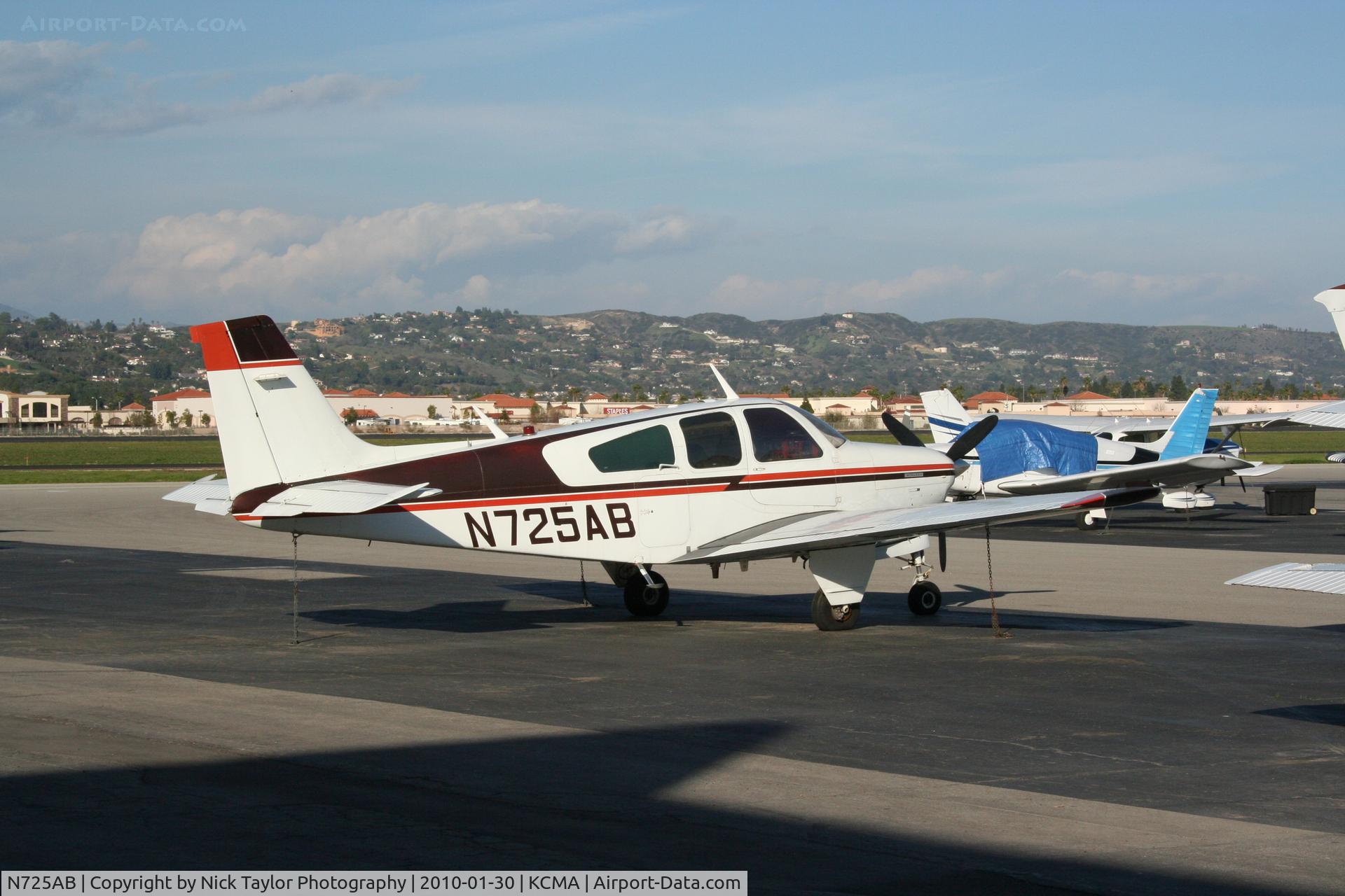 N725AB, 1969 Beech F33 Bonanza C/N CD-1238, Sitting at CMA