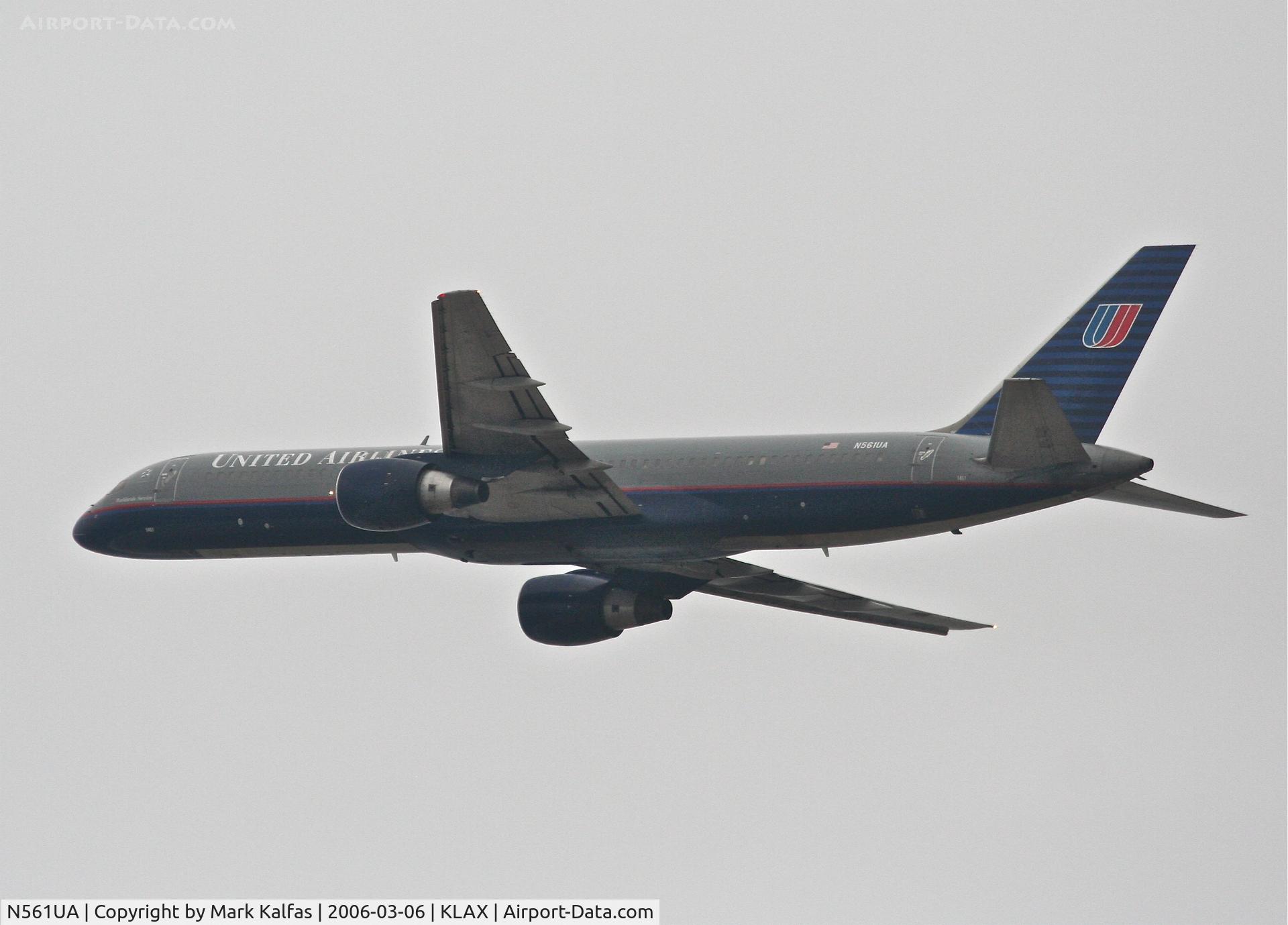 N561UA, 1992 Boeing 757-222 C/N 26661, United Airlines Boeing 757-222, N561UA 25R departure KLAX.