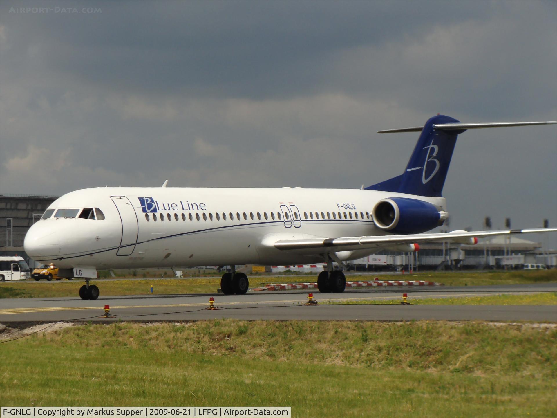 F-GNLG, 1991 Fokker 100 (F-28-0100) C/N 11363, On its way to the runway