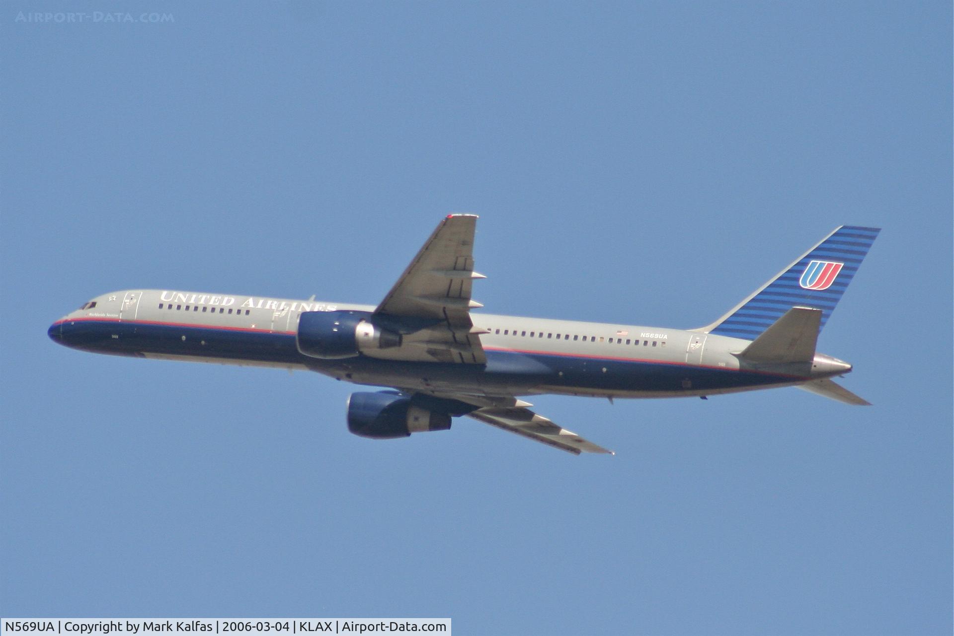 N569UA, 1992 Boeing 757-222 C/N 26677, United Airlines Boeing 757-222, N569UA 25R departure KLAX.