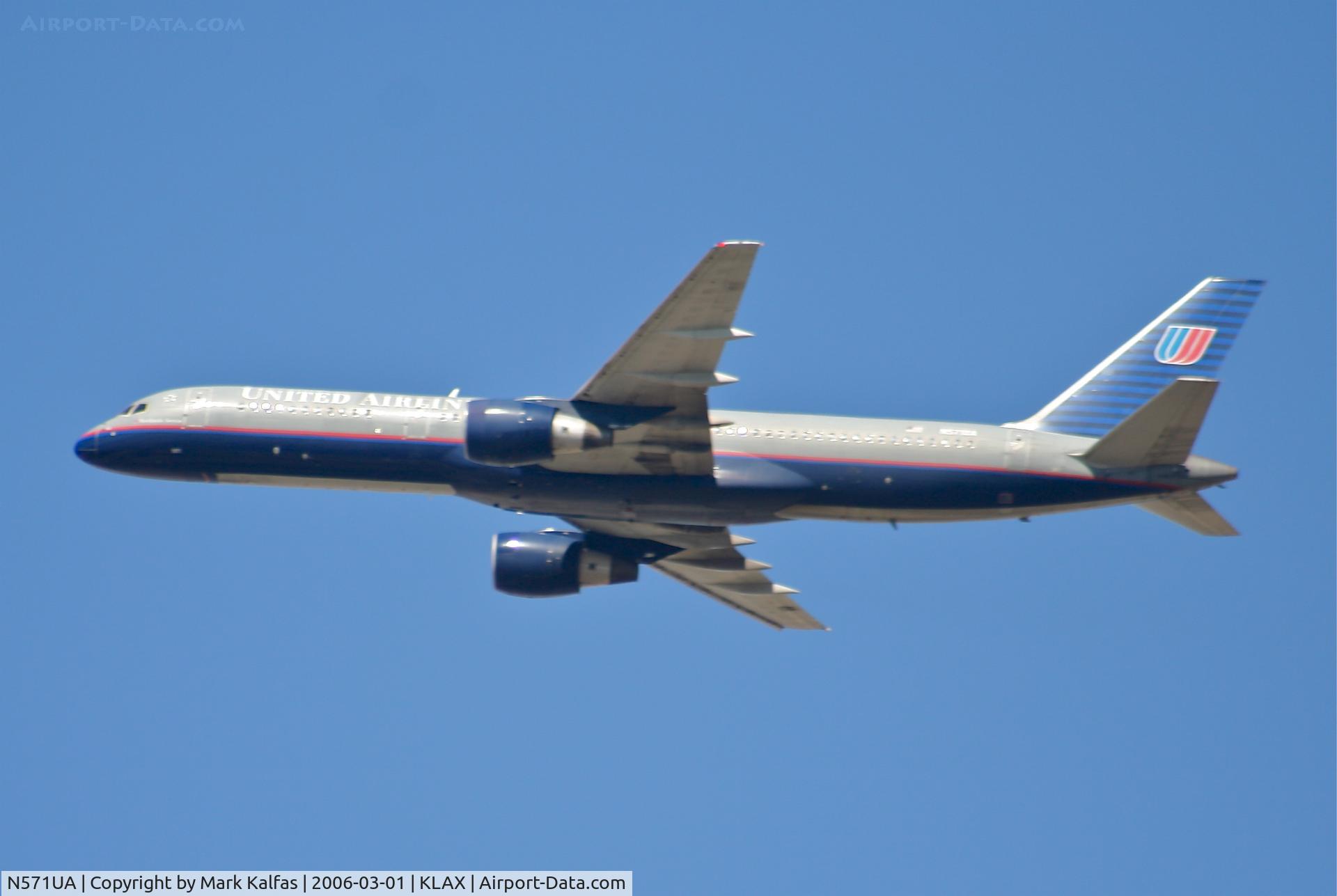 N571UA, 1992 Boeing 757-222 C/N 26681, United Airlines Boeing 757-222, N571UA 25R departure KLAX.