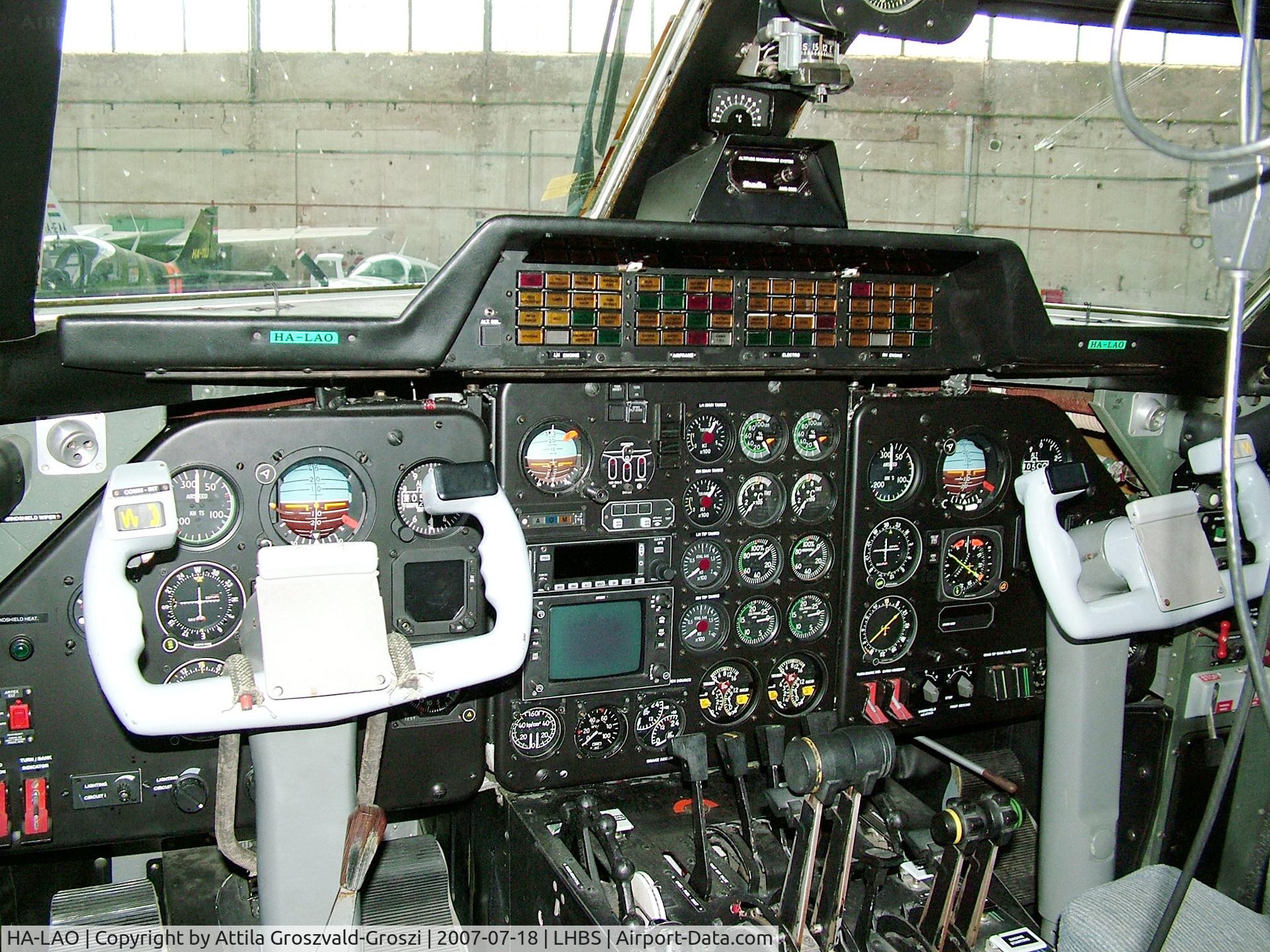 HA-LAO, 1990 Let L-410UVP Turbolet C/N 902501, Budaörs-Airport, Hungary - Cocpit