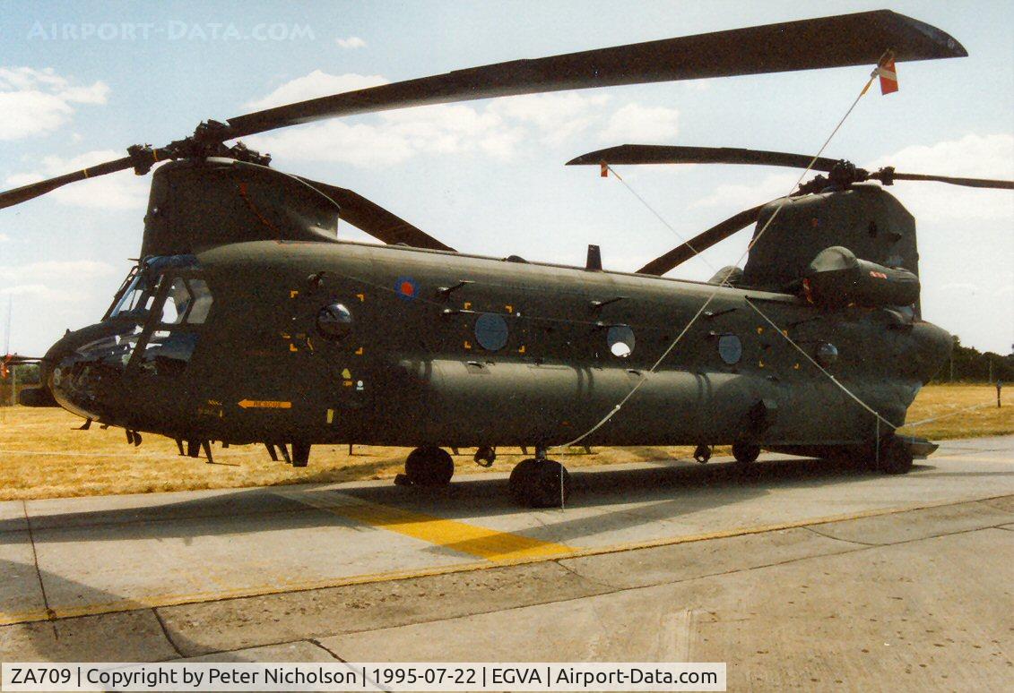 ZA709, 1981 Boeing Vertol Chinook HC.2 C/N M/A021/B-840/M7028, Chinook HC.2 of 7 Squadron at RAF Odiham on display at the 1995 Intnl Air Tattoo at RAF Fairford.
