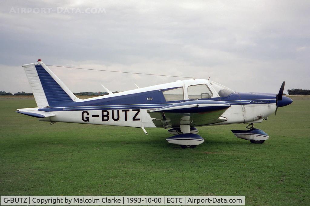 G-BUTZ, 1967 Piper PA-28-180 Cherokee C C/N 28-3107, Piper PA-28-180 Cherokee C at Cranfield Airport in 1993.