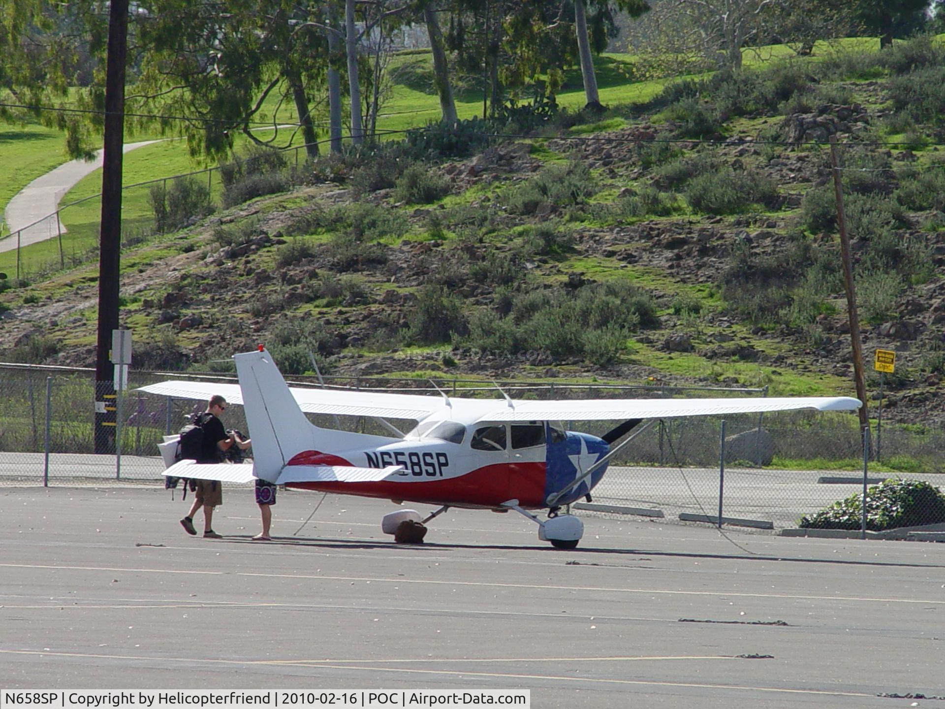 N658SP, 1999 Cessna 172S C/N 172S8063, Parked in transient parking