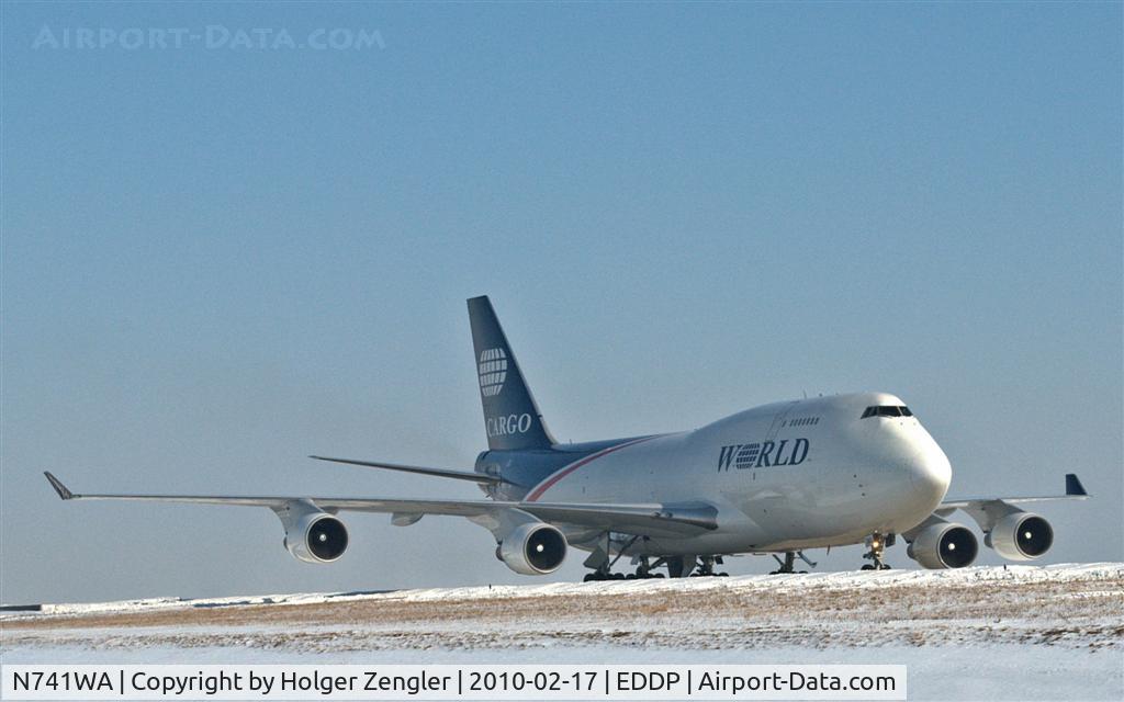 N741WA, 1993 Boeing 747-4H6 C/N 25702, Taxiing from rwy 26L