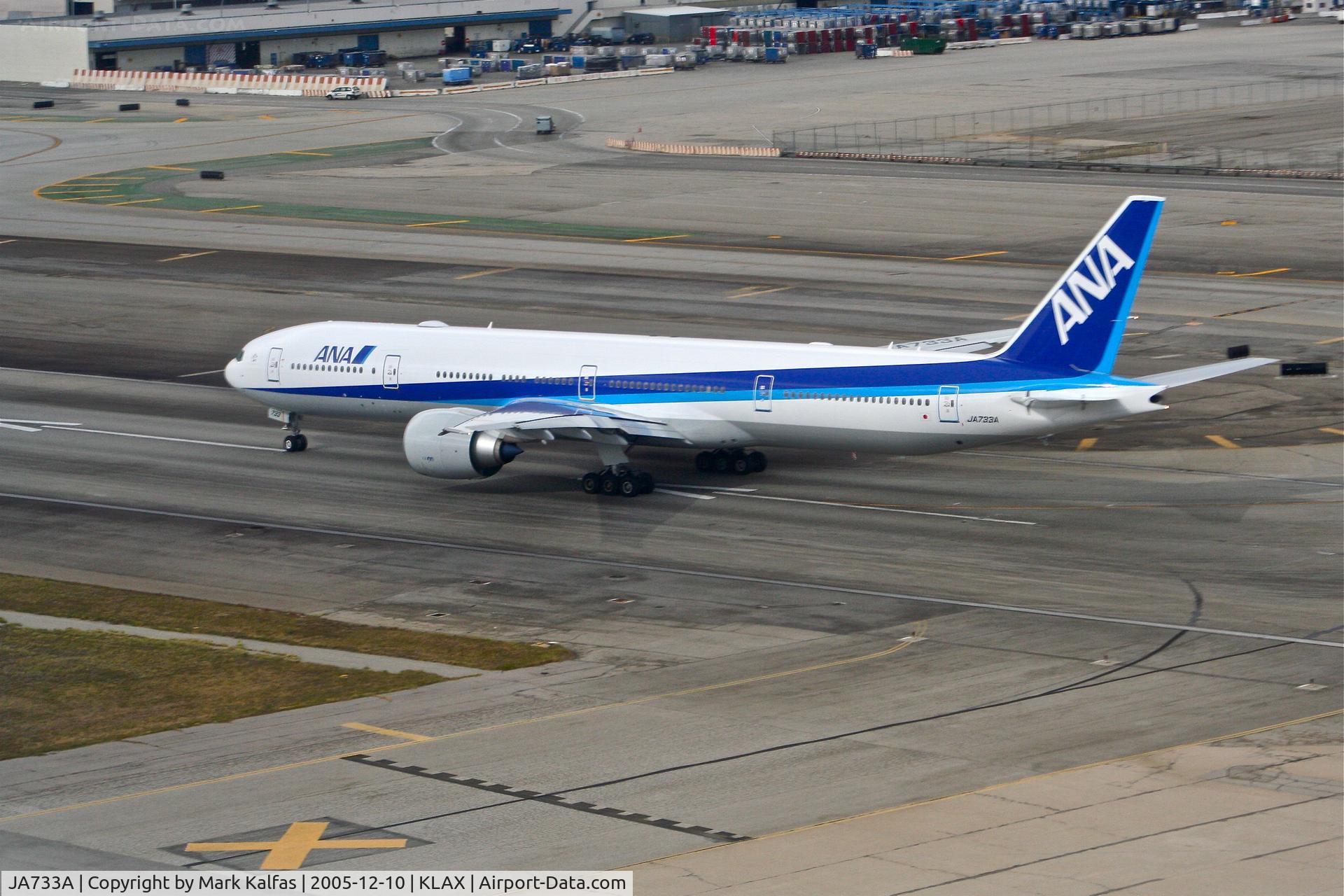 JA733A, 2005 Boeing 777-381/ER C/N 32648, ANA Boeing 777-381 (ER), JA733A lining up on 25R KLAX.