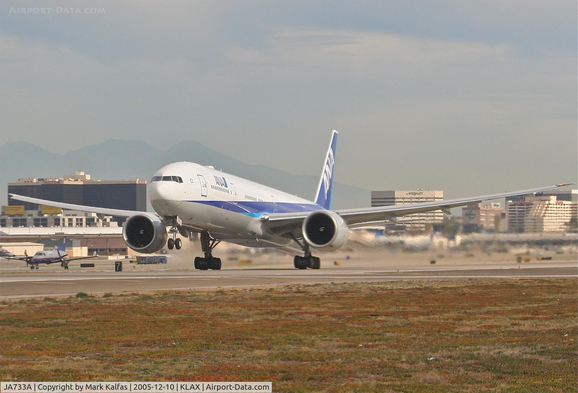 JA733A, 2005 Boeing 777-381/ER C/N 32648, ANA Boeing 777-381 (ER), JA733A departing 25R KLAX.