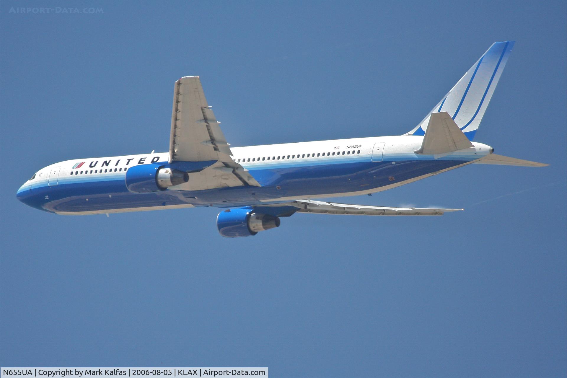 N655UA, 1992 Boeing 767-322/ER C/N 25393, United Airlines Boeing 767-322, N655UA 25R departure KLAX.
