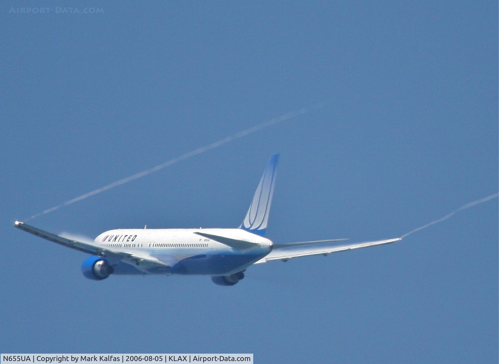 N655UA, 1992 Boeing 767-322/ER C/N 25393, United Airlines Boeing 767-322, N655UA 25R departure KLAX.