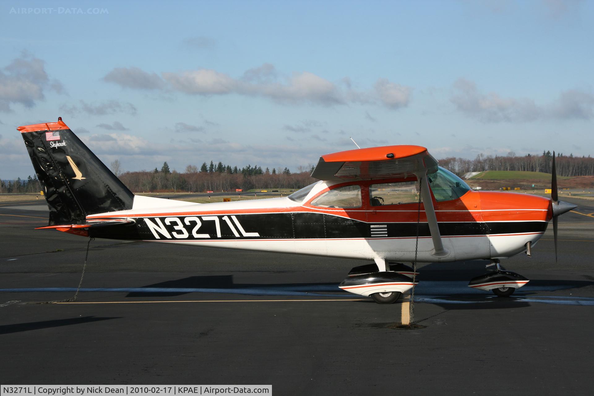 N3271L, 1967 Cessna 172H C/N 17256171, KPAE transient visitor on the central ramp