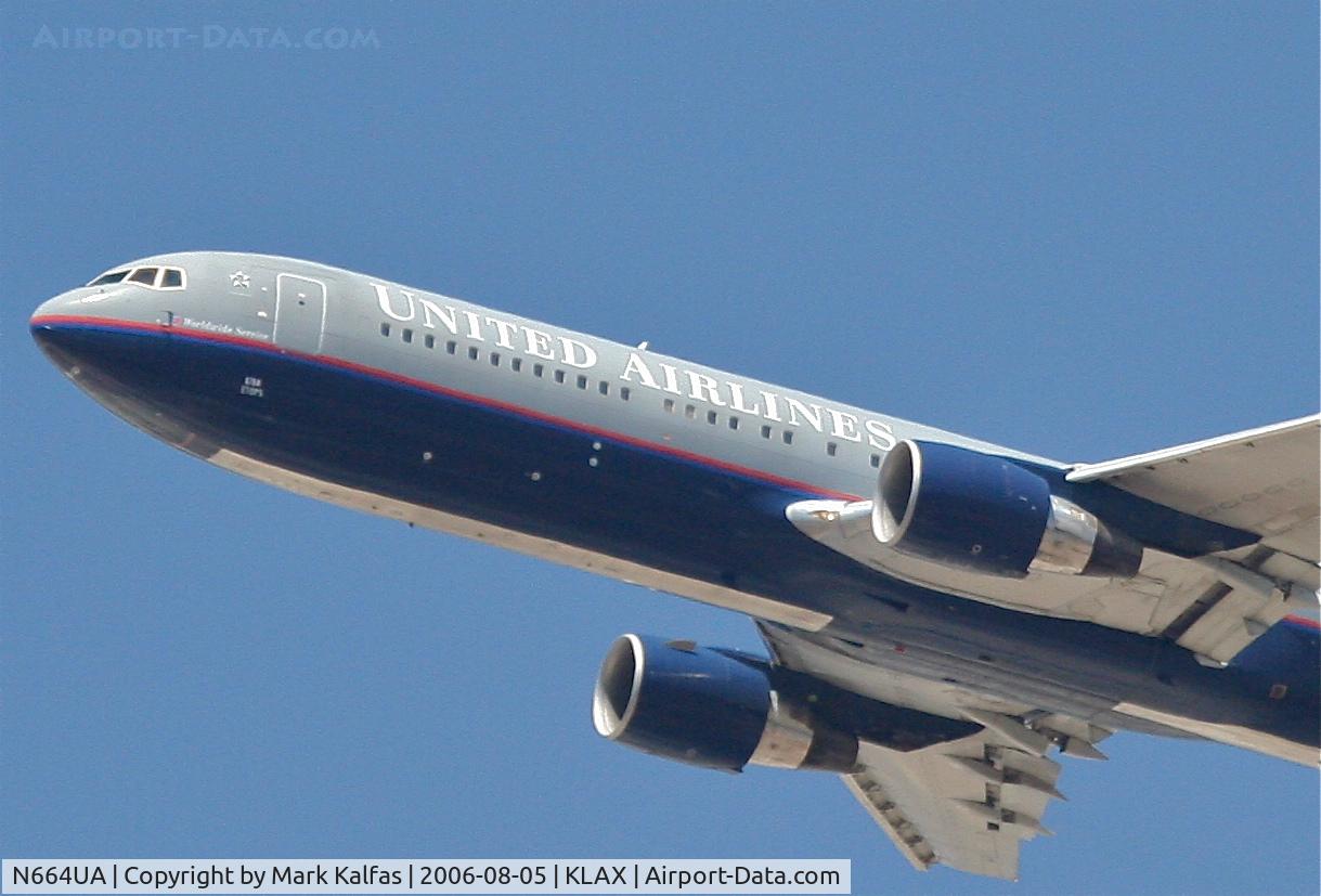 N664UA, 1998 Boeing 767-322 C/N 29236, United Airlines Boeing 767-322, N664UA 25R departure KLAX.