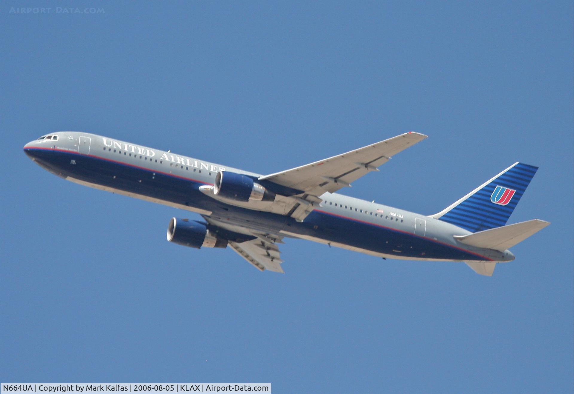 N664UA, 1998 Boeing 767-322 C/N 29236, United Airlines Boeing 767-322, N664UA 25R departure KLAX.