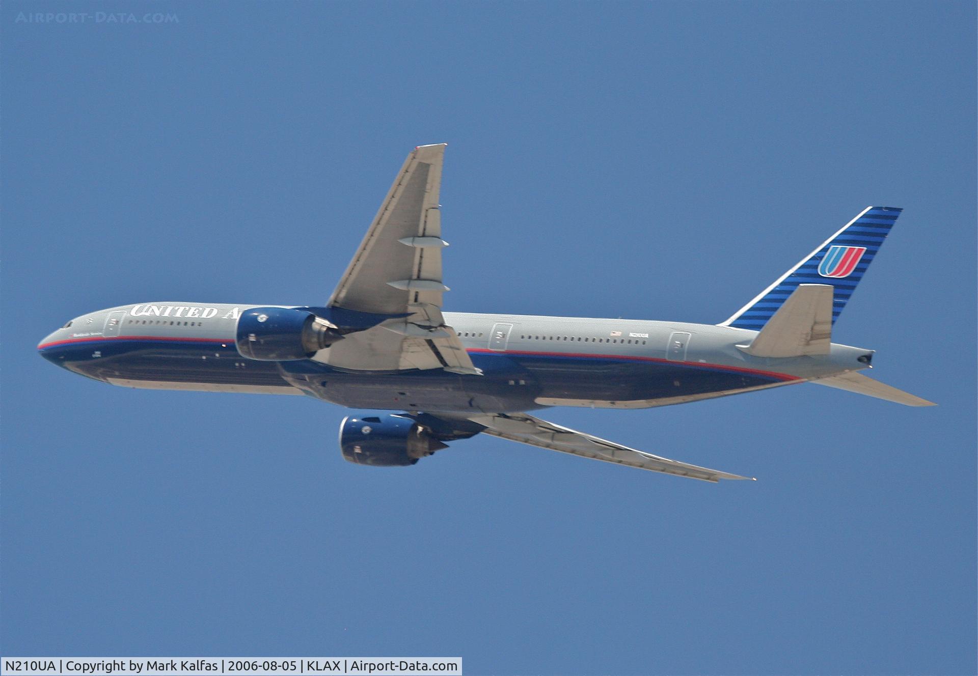 N210UA, 2000 Boeing 777-222 C/N 30216, United Airlines Boeing 777-222, N210UA 25R departure KLAX.