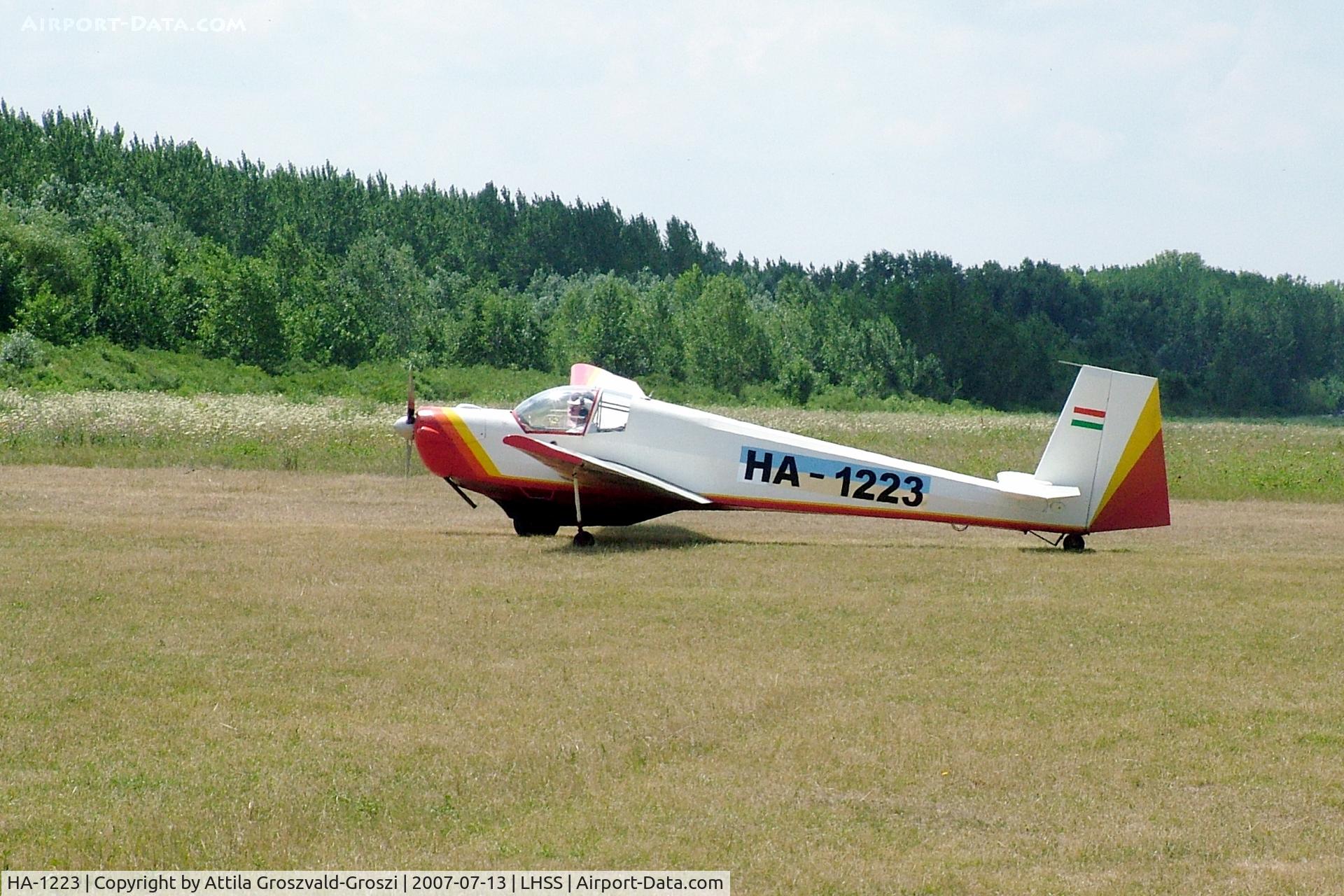 HA-1223, 1972 Scheibe SF-25C Falke C/N 4445, Szolnok-Szandaszölös Airfield