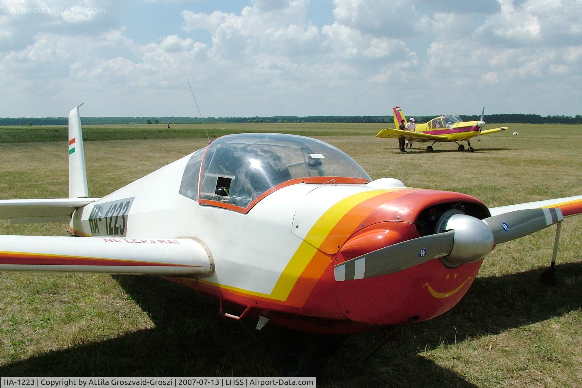 HA-1223, 1972 Scheibe SF-25C Falke C/N 4445, Szolnok-Szandaszölös Airfield