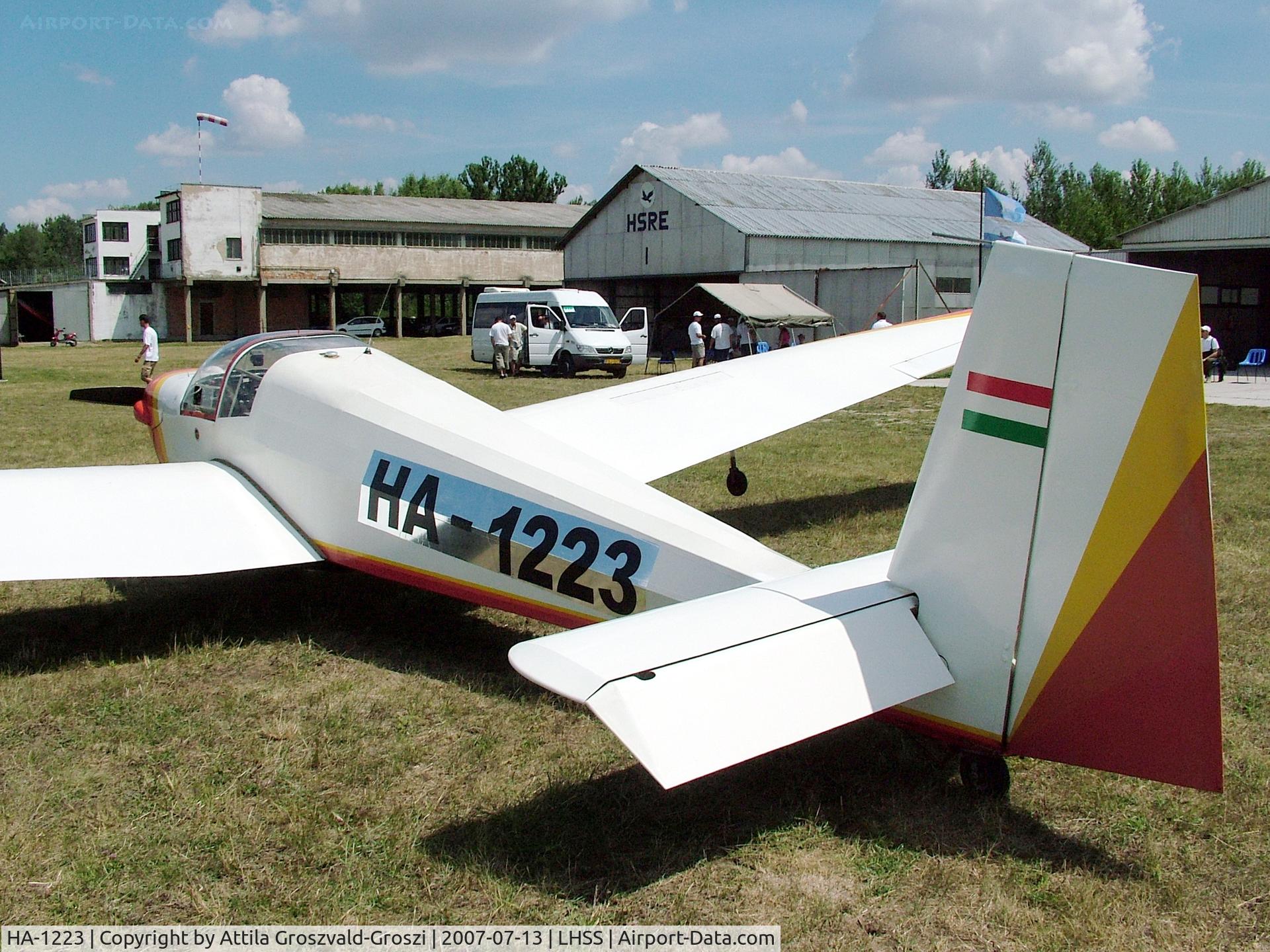 HA-1223, 1972 Scheibe SF-25C Falke C/N 4445, Szolnok-Szandaszölös Airfield