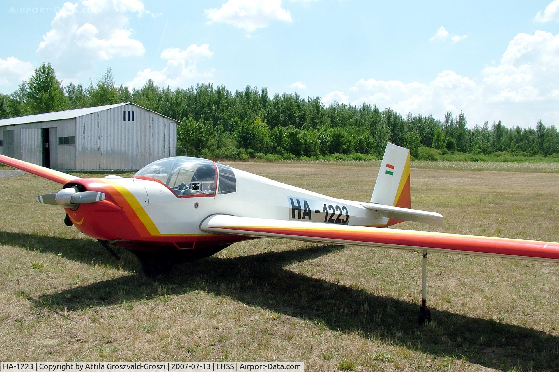 HA-1223, 1972 Scheibe SF-25C Falke C/N 4445, Szolnok-Szandaszölös Airfield