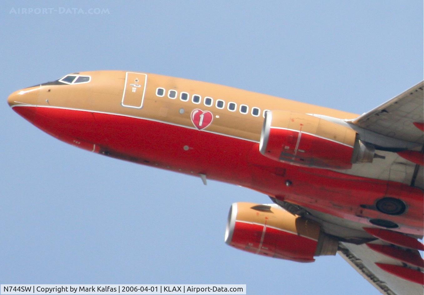 N744SW, 1999 Boeing 737-7H4 C/N 29490, Southwest Airlines Boeing 737-7H4, N744SW 25R departure KLAX.