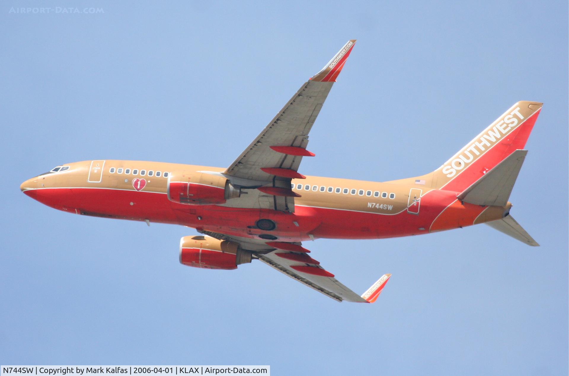 N744SW, 1999 Boeing 737-7H4 C/N 29490, Southwest Airlines Boeing 737-7H4, N744SW 25R departure KLAX.