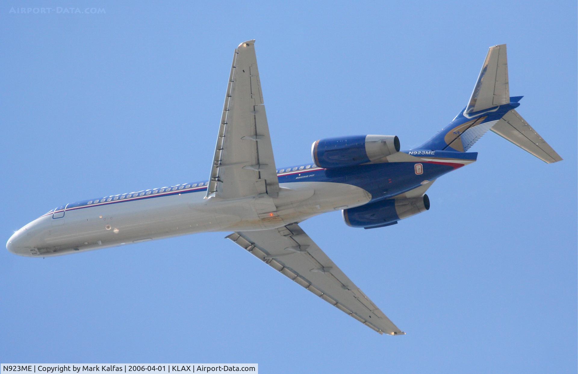 N923ME, 2005 Boeing 717-2BL C/N 55185, Midwest Express Boeing 717-200, N923ME 25R departure KLAX.