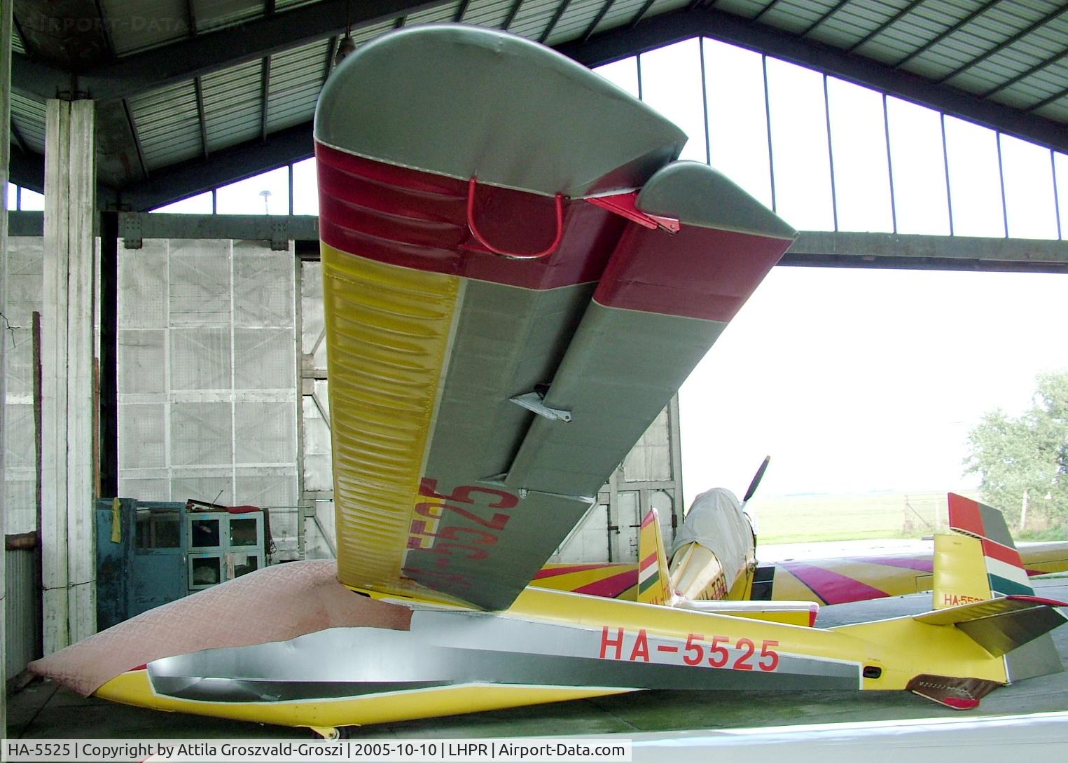HA-5525, 1985 Rubik R-26SU Góbé 82 C/N AA800041, Pér Airport -Hungary - Hangar