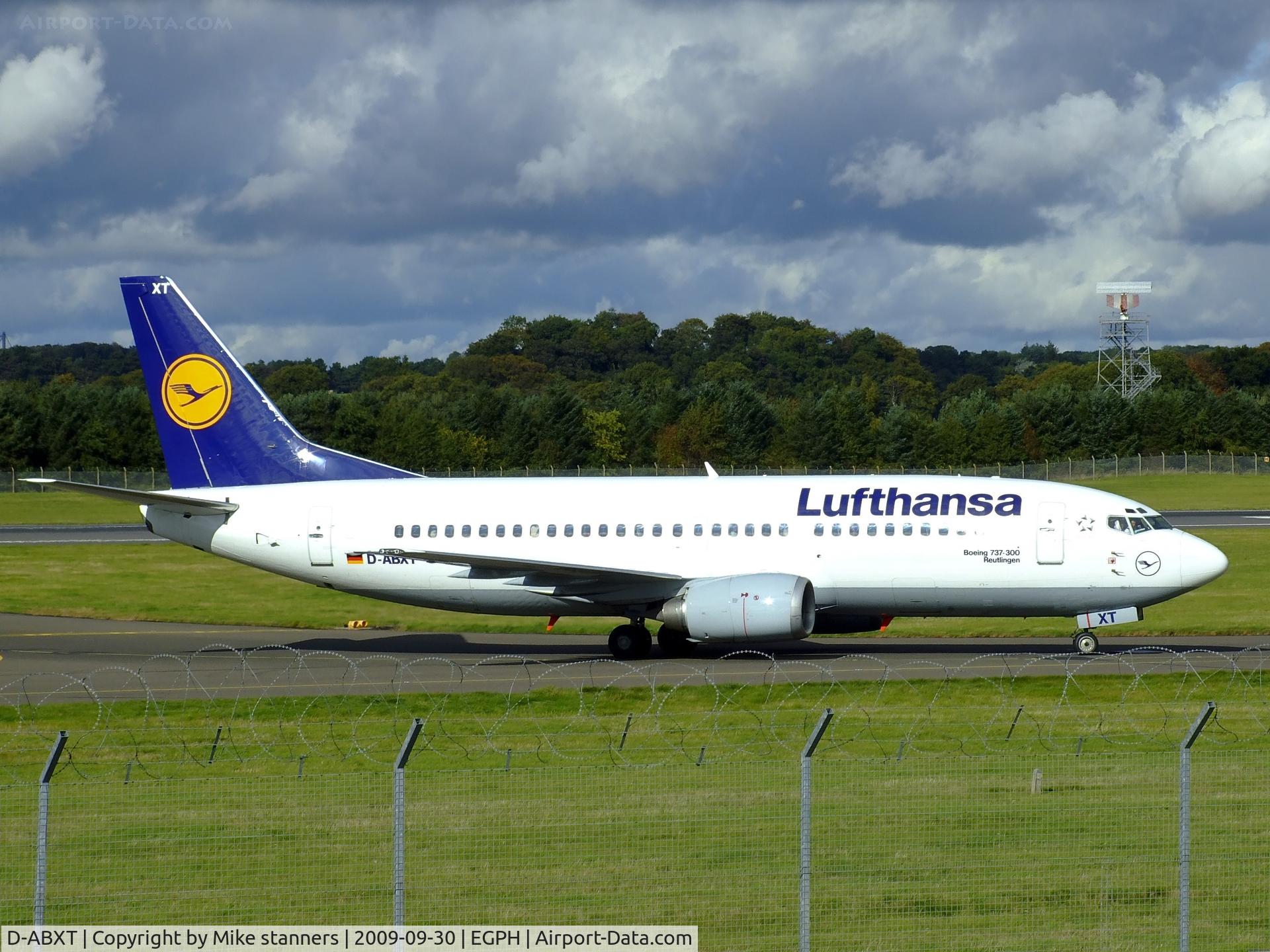 D-ABXT, 1989 Boeing 737-330 C/N 24281, 