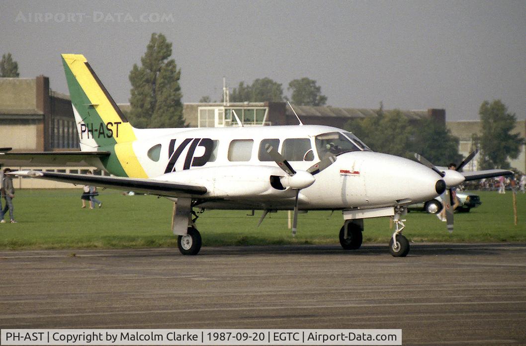PH-AST, Piper PA-31-350 Navajo Chieftain C/N 31-7752046, Piper PA-31-350 Navajo Chieftain at Cranfield Airport in 1987.