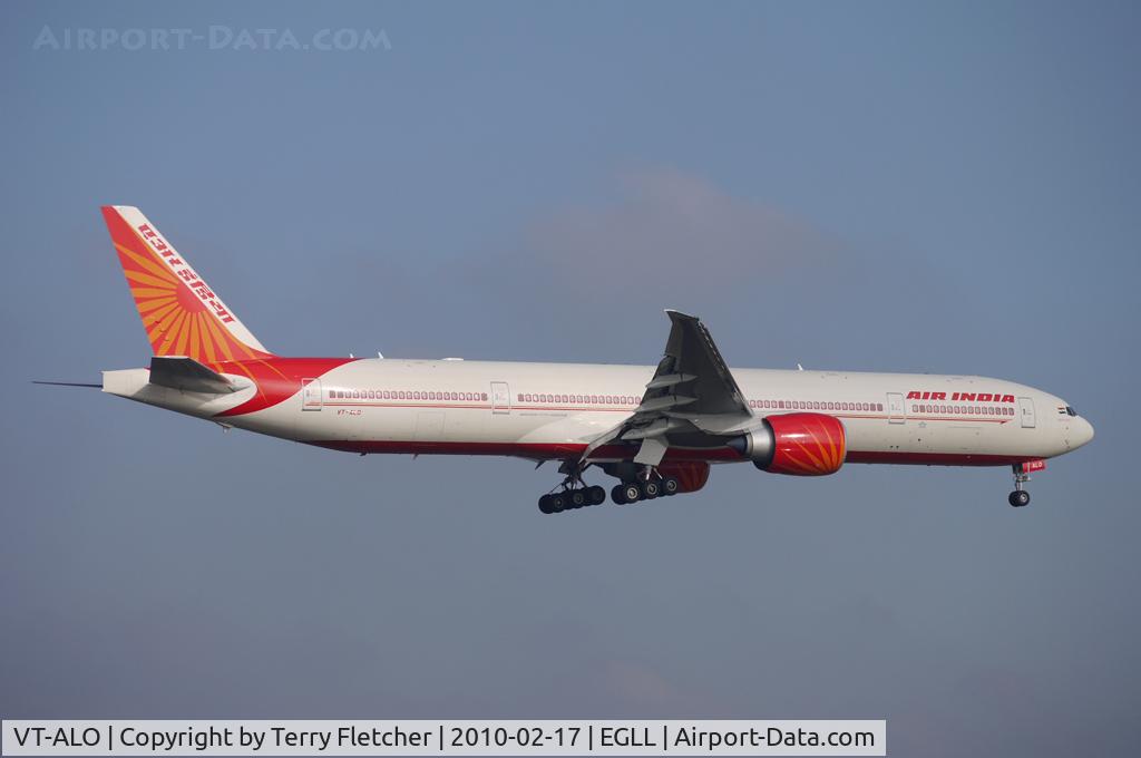 VT-ALO, 2009 Boeing 777-337/ER C/N 36313, Air India B777 about to land at Heathrow