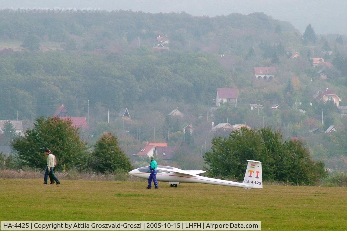HA-4425, 1980 PZL-Bielsko SZD-48-1 Jantar Standard 2 C/N B-1136, Farkashegy Airfield Hungary
