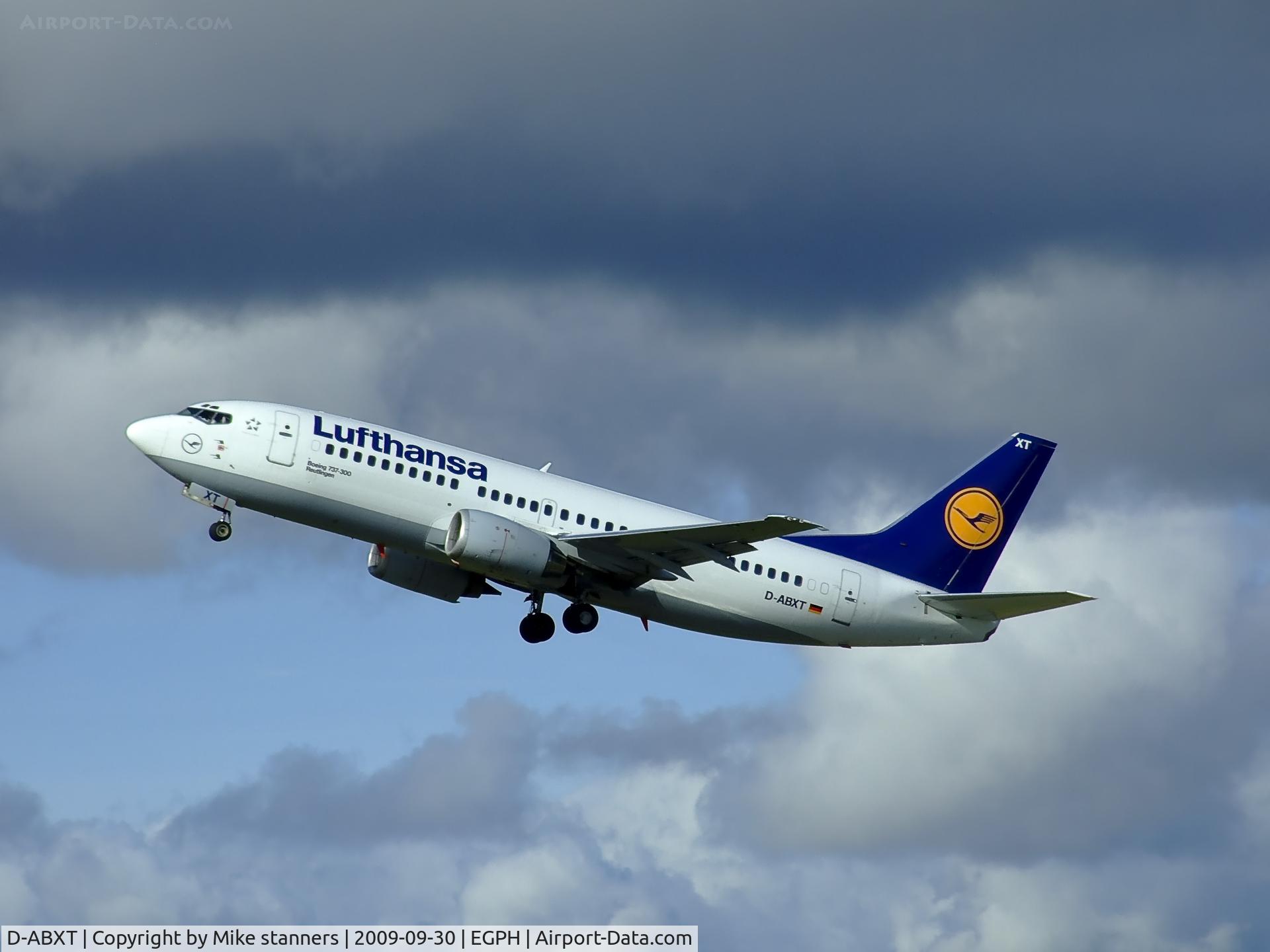 D-ABXT, 1989 Boeing 737-330 C/N 24281, 