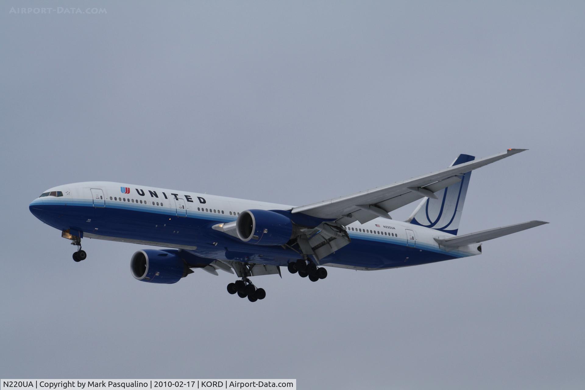 N220UA, 2001 Boeing 777-222 C/N 30223, Boeing 777-200