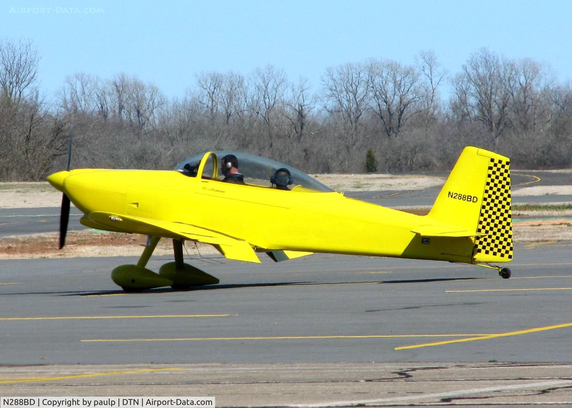 N288BD, 2003 Vans RV-8 C/N 80595, About to taxi to the active at Shreveport's Downtown Airport.