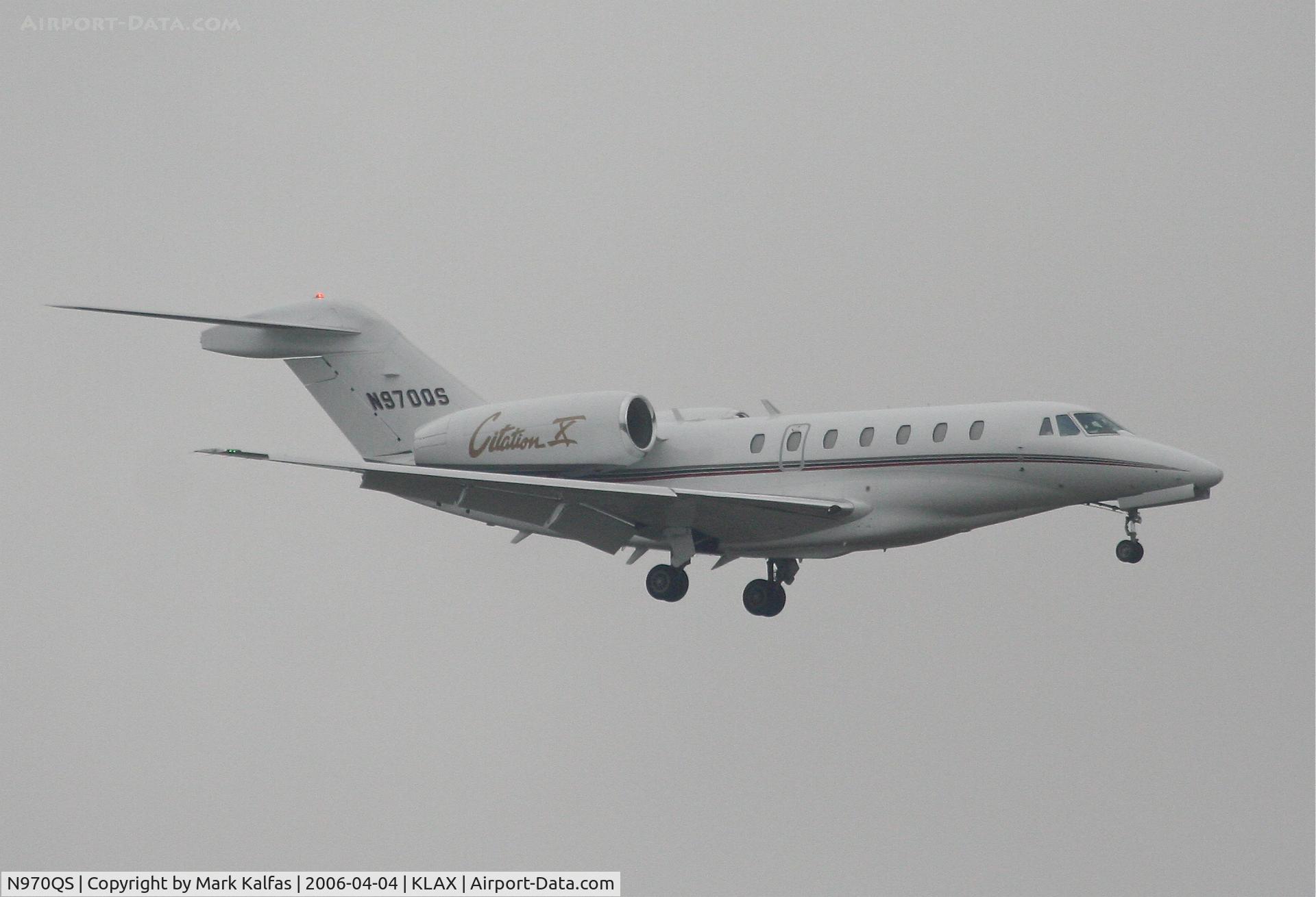 N970QS, 1998 Cessna 750 Citation X C/N 750-0070, Net Jets Citation X, N970QS short final 7R KLAX.