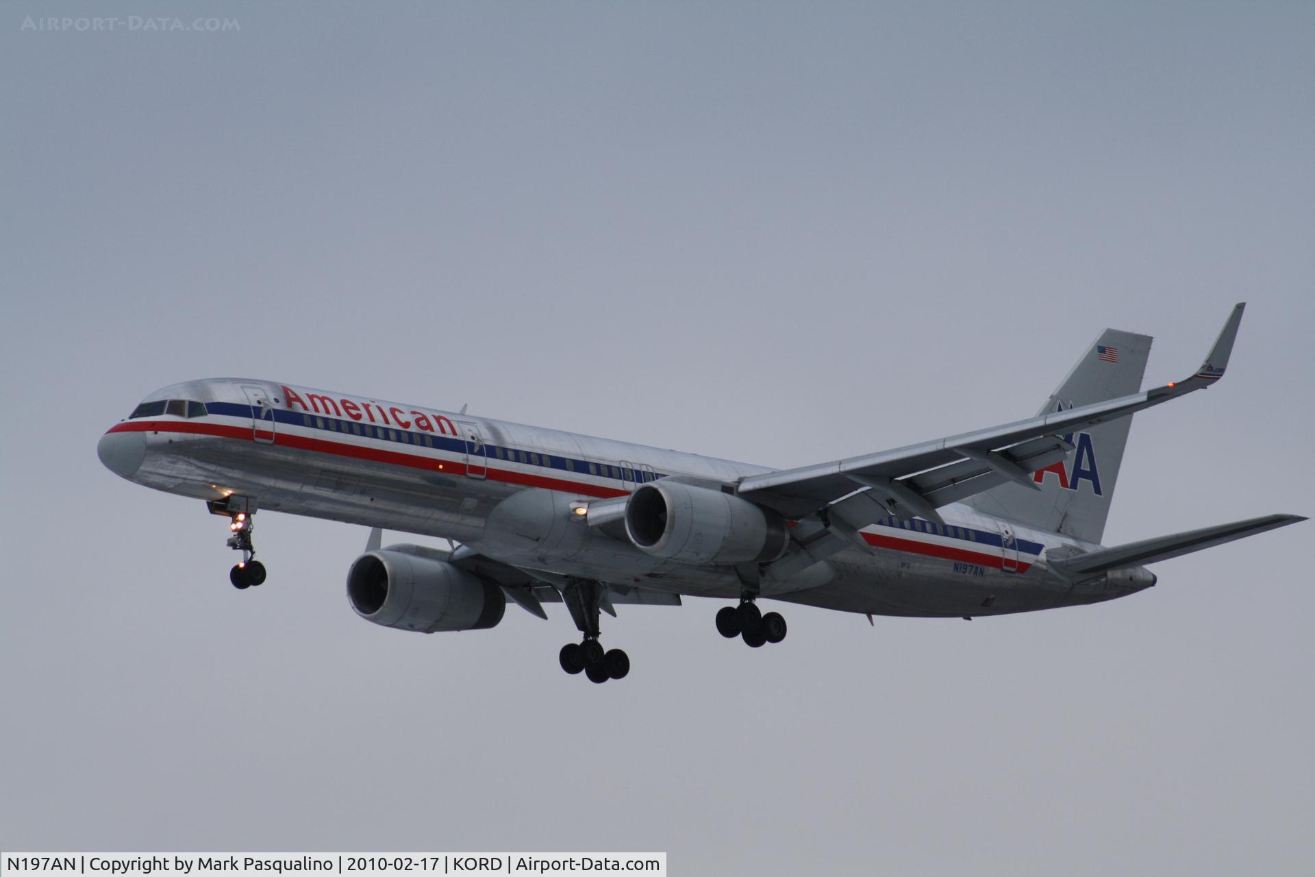 N197AN, 2001 Boeing 757-223 C/N 32391/988, Boeing 757-200
