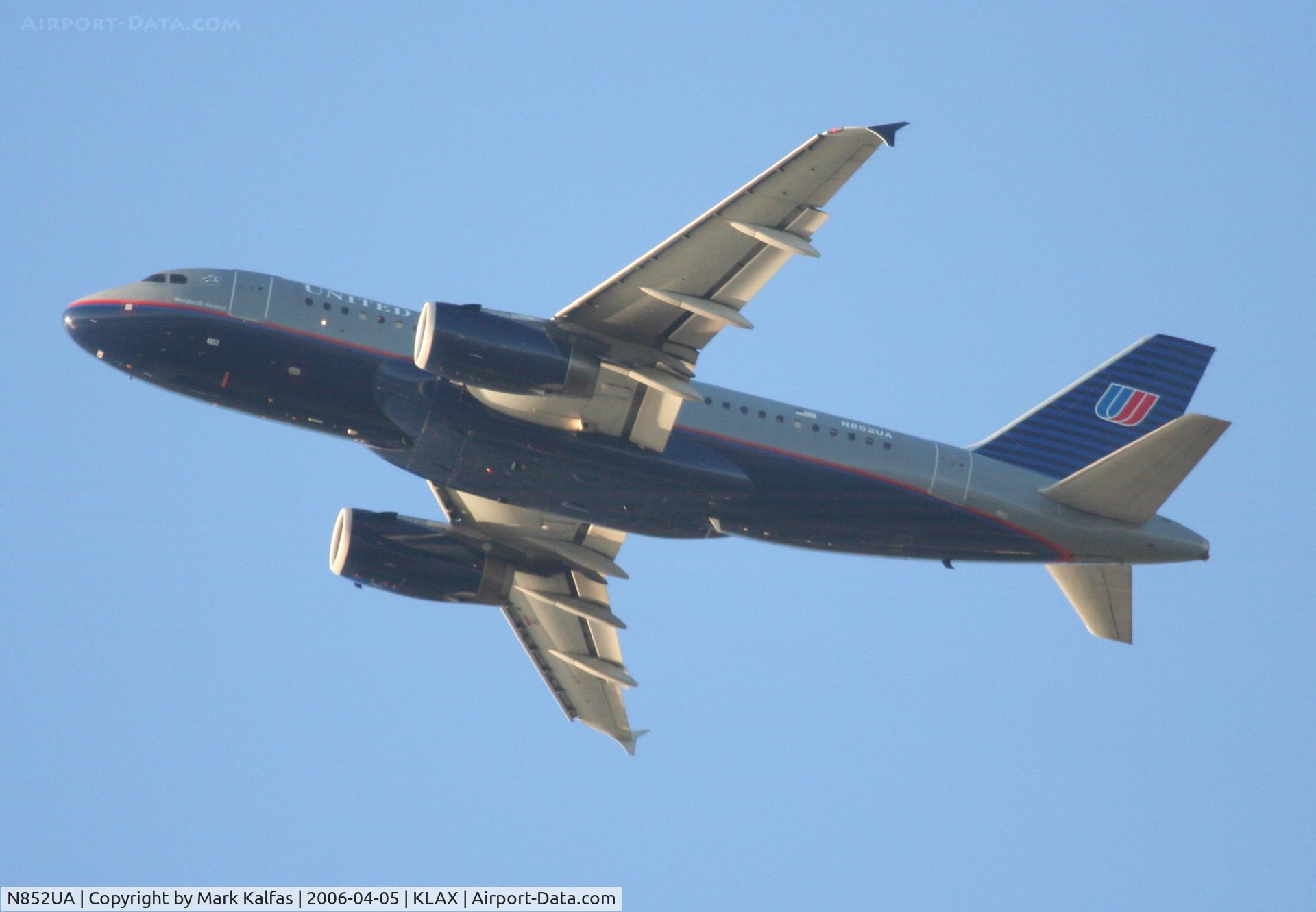 N852UA, 2002 Airbus A319-131 C/N 1671, United Airlines Airbus A319-131, N852UA 25R departure KLAX.
