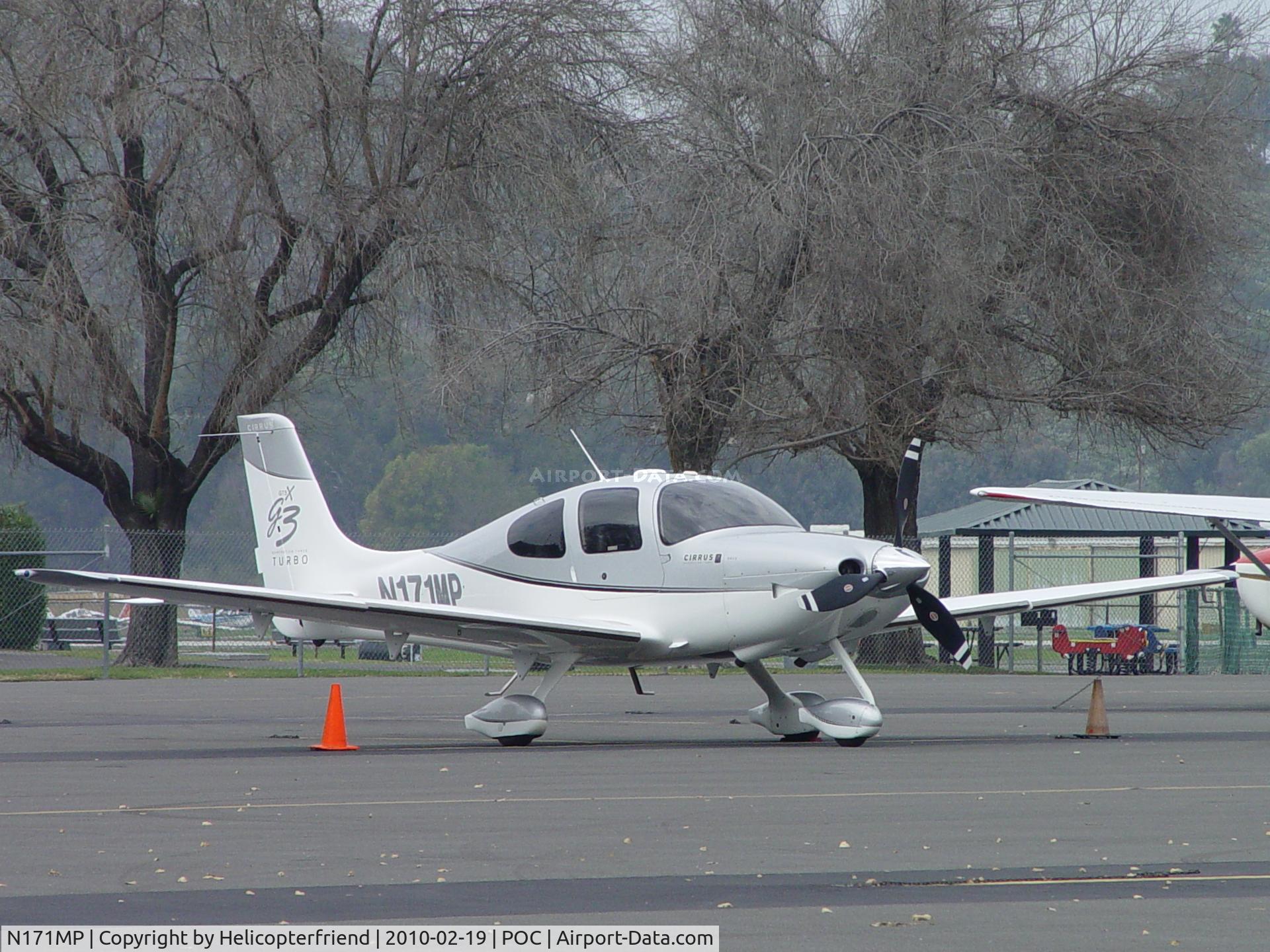 N171MP, 2007 Cirrus SR22 C/N 2660, Parked in transient parking