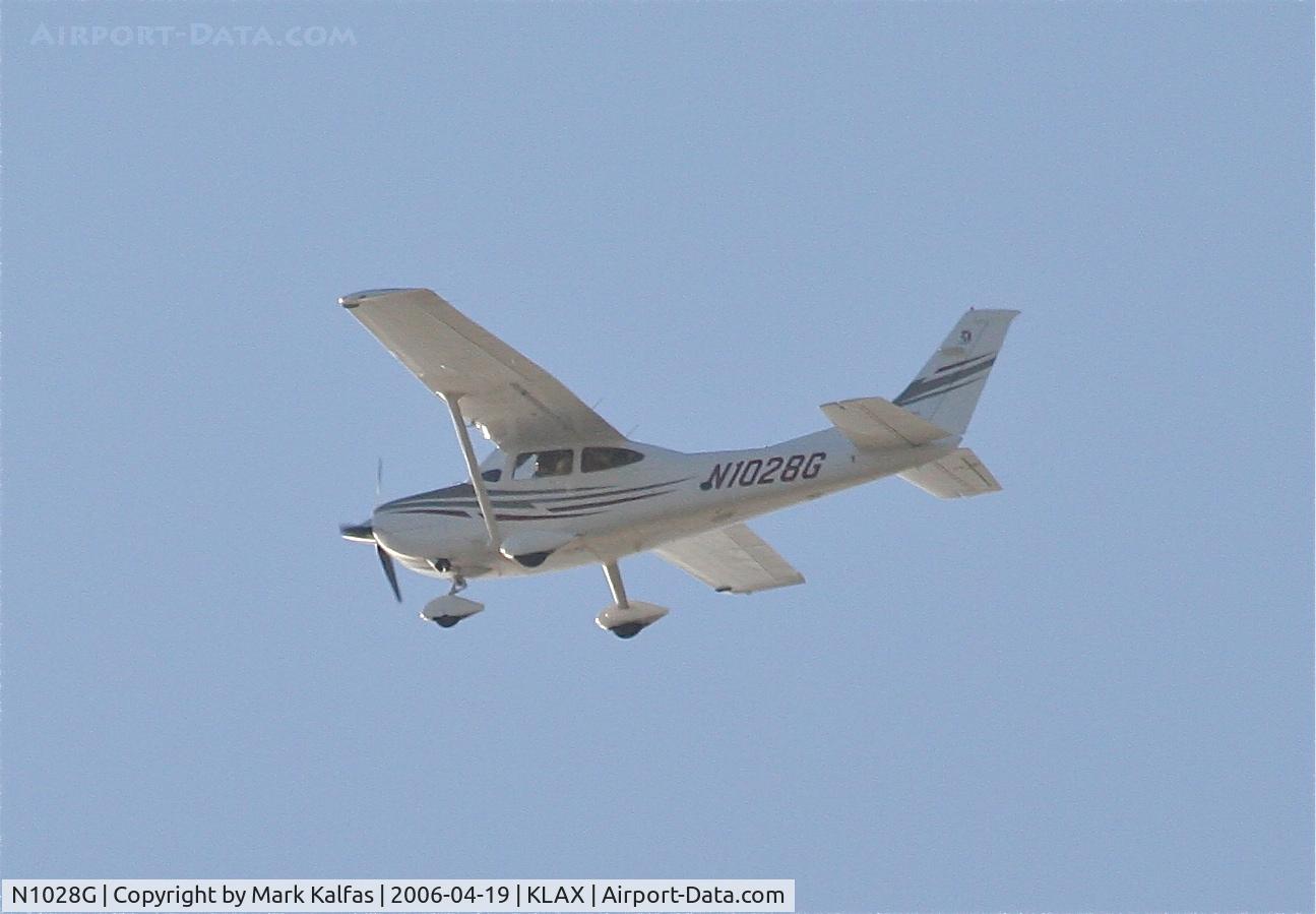 N1028G, 2005 Cessna T182T Turbo Skylane C/N T18208381, CHARLES SCICLI & ASSOCIATES INC Cessna T182T, sneaking out on 25L KLAX during rush hour.