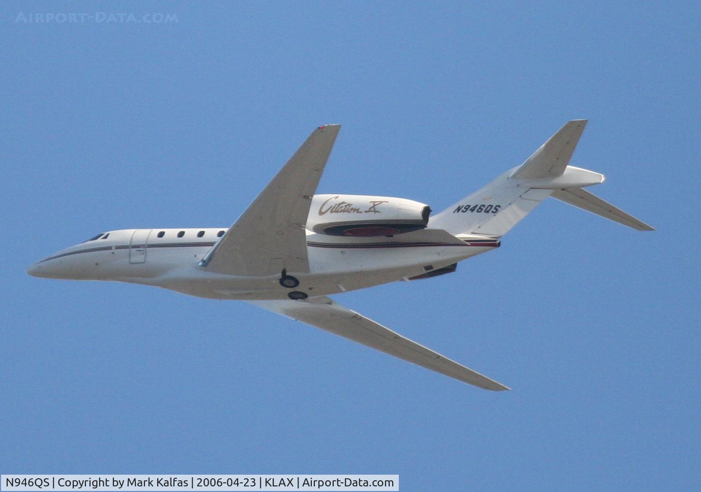 N946QS, 2002 Cessna 750 Citation X Citation X C/N 750-0195, Net Jets Citation X, N946QS 25L departure KLAX.