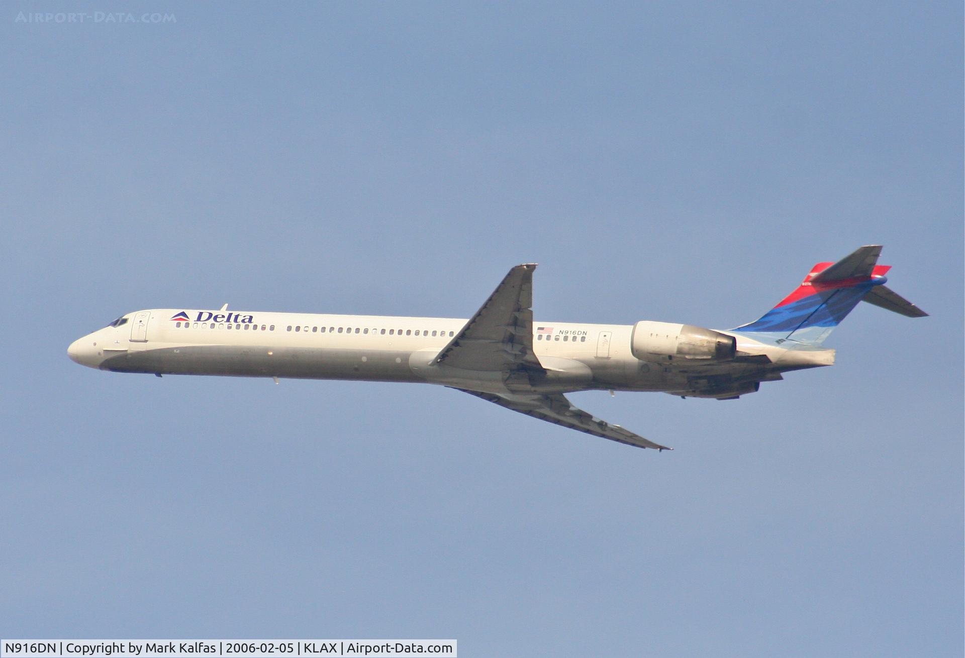 N916DN, 1996 McDonnell Douglas MD-90-30 C/N 53396, Delta Airlines Mcdonnell Douglas MD-90-30, N916DN 25R departure KLAX.