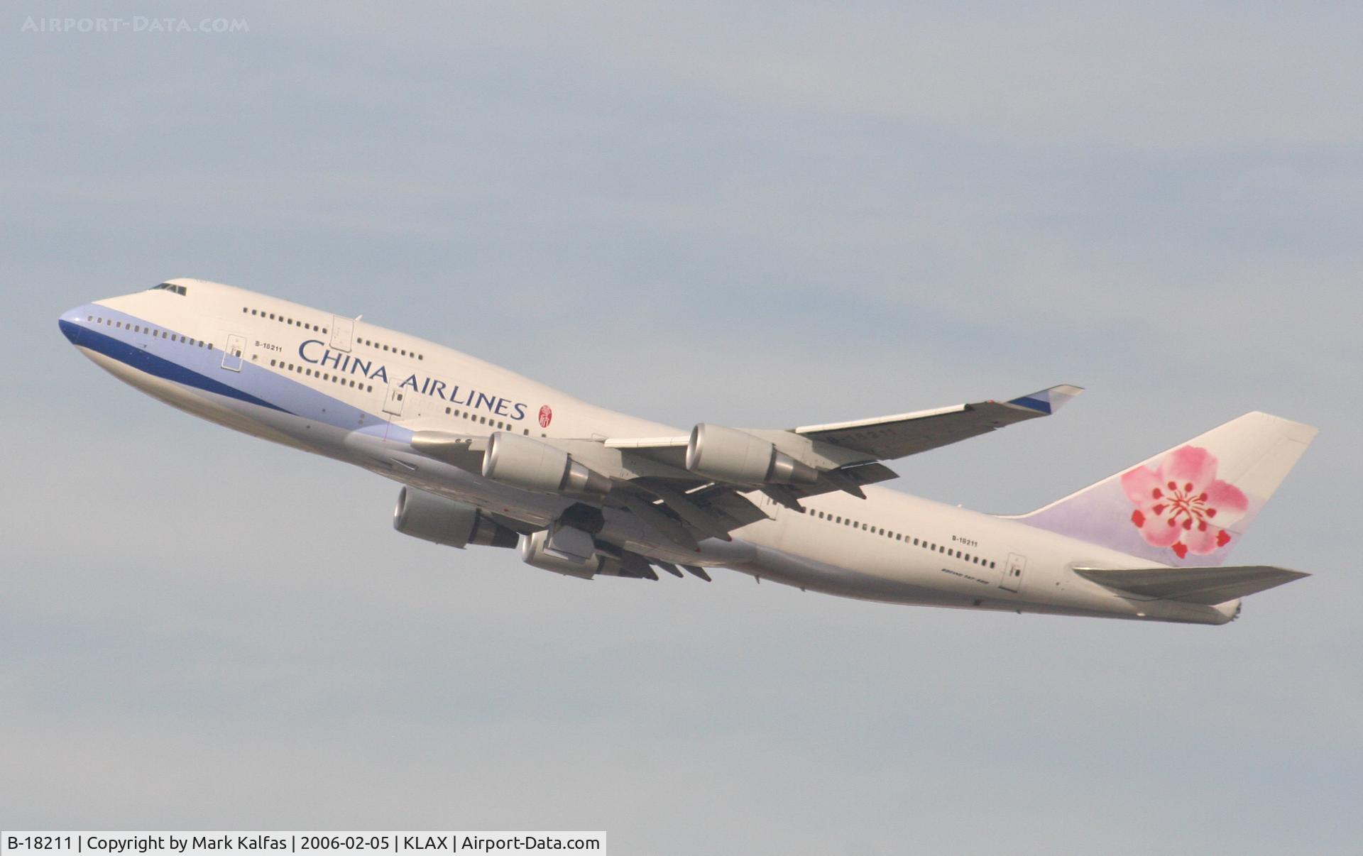 B-18211, 2004 Boeing 747-409 C/N 33735, China Airlines Boeing 747-409, B-18211 25R departure KLAX.