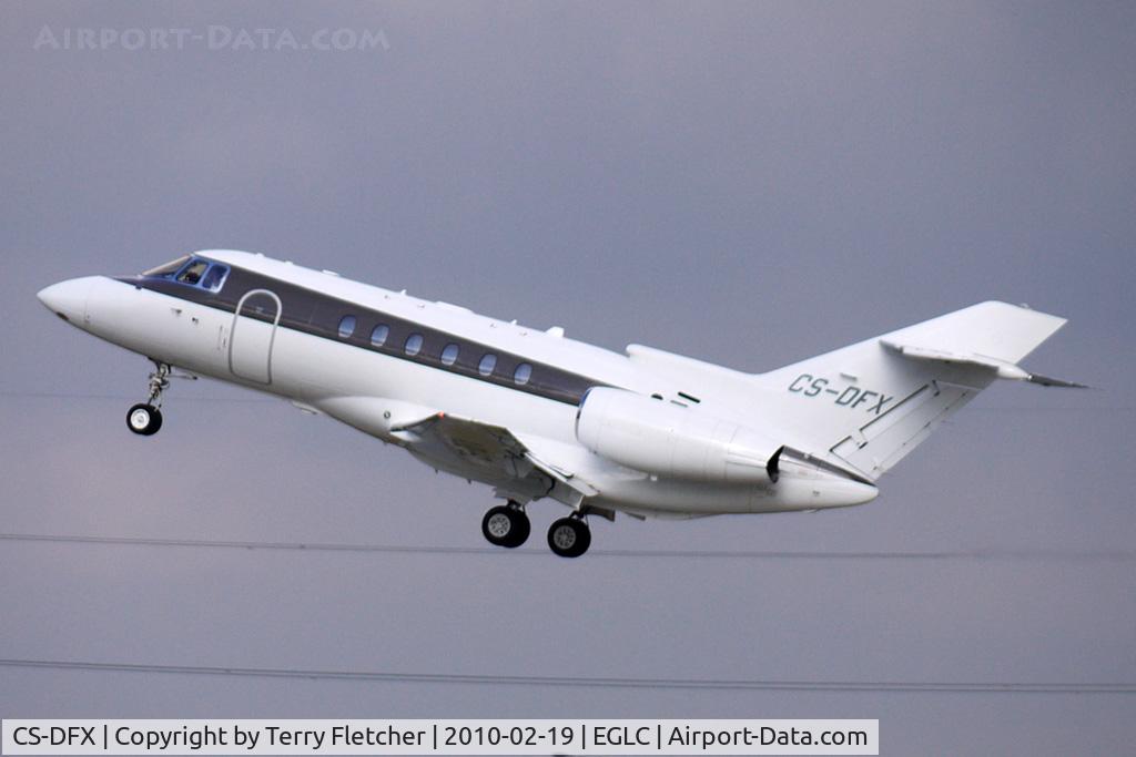 CS-DFX, 2004 Raytheon Hawker 800XP C/N 258656, Netjets Europe's Hawker 800XP taking off from London City