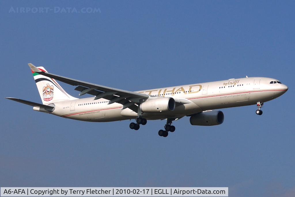 A6-AFA, 2009 Airbus A330-343X C/N 1071, Recently delivered Ethiad A330 at Heathrow