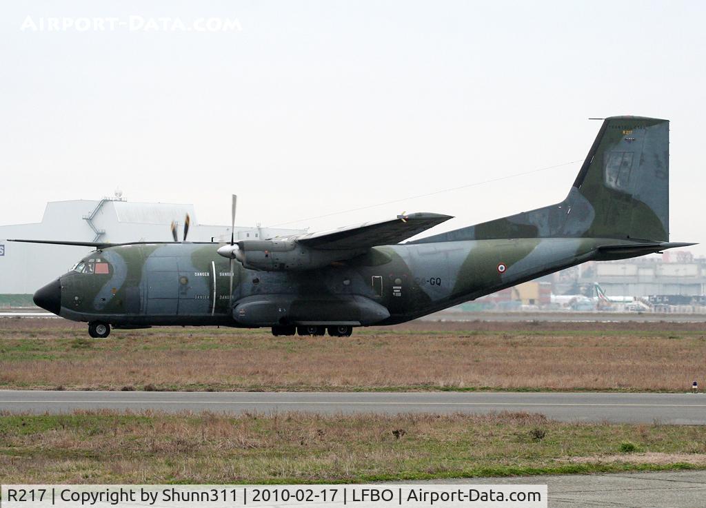 R217, Transall C-160R C/N 220, Taxiing to the military apron...
