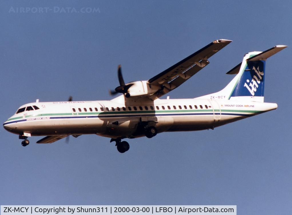 ZK-MCY, 2003 ATR 72-212A C/N 703, Landing rwy 33L